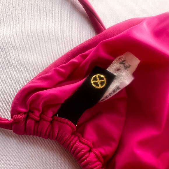 Vix Designer Swim Bia Triangle Bikini Top In Fuchsia M - Picture 4 of 4